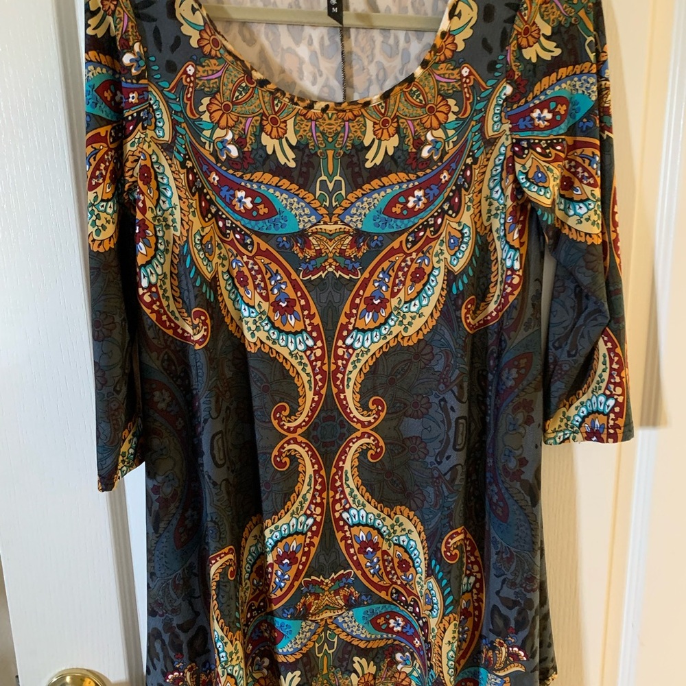 White Mark Dress Paisley in animal, print size medium